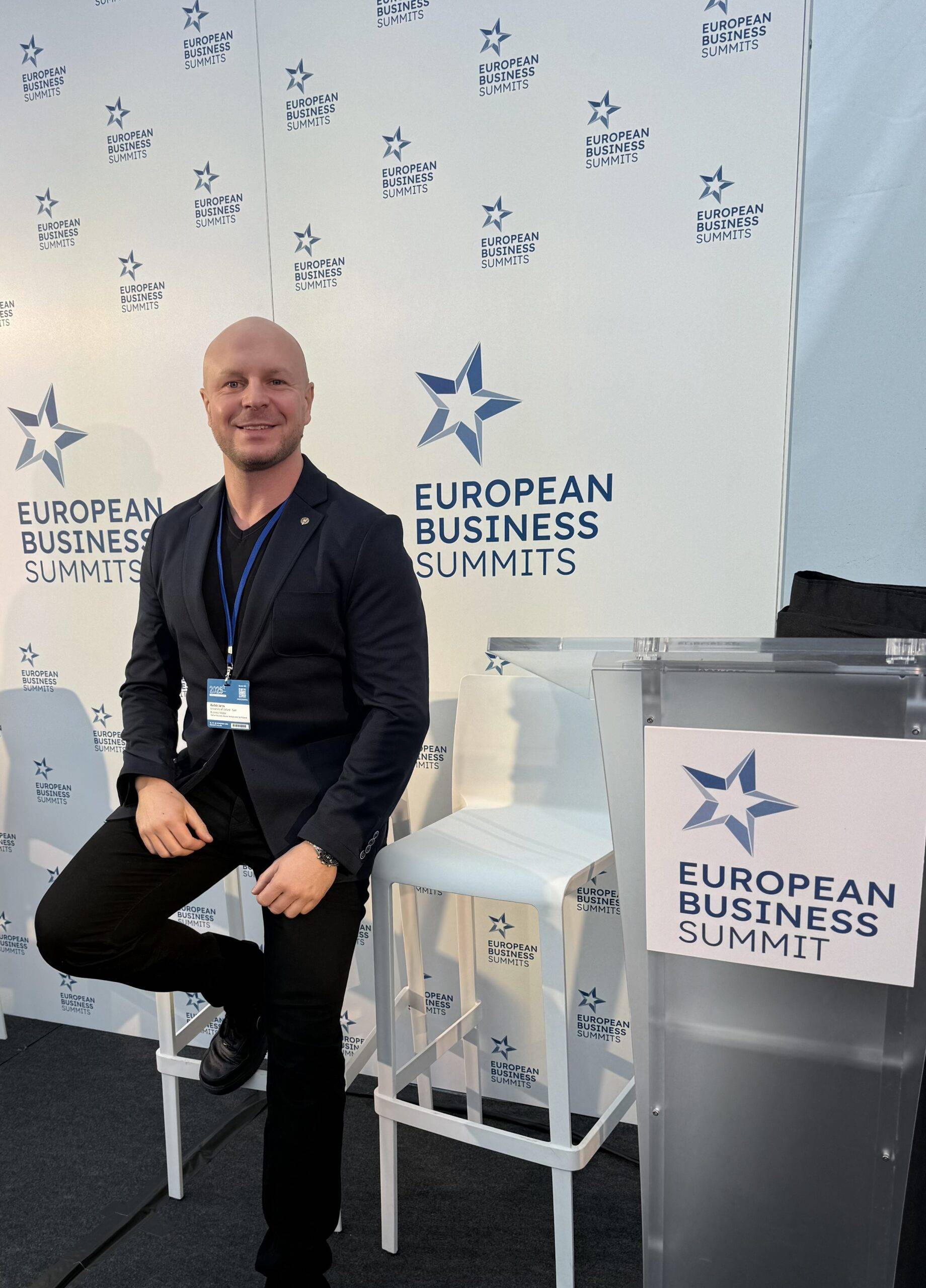 Radek Jaros podczas European Business Summit (EBS) w Brukseli - wydarzenie biznesowe związane z przyszłością europejskiego rynku pracy.